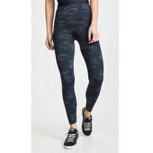 NEW Spanx Seamless Camo Leggings